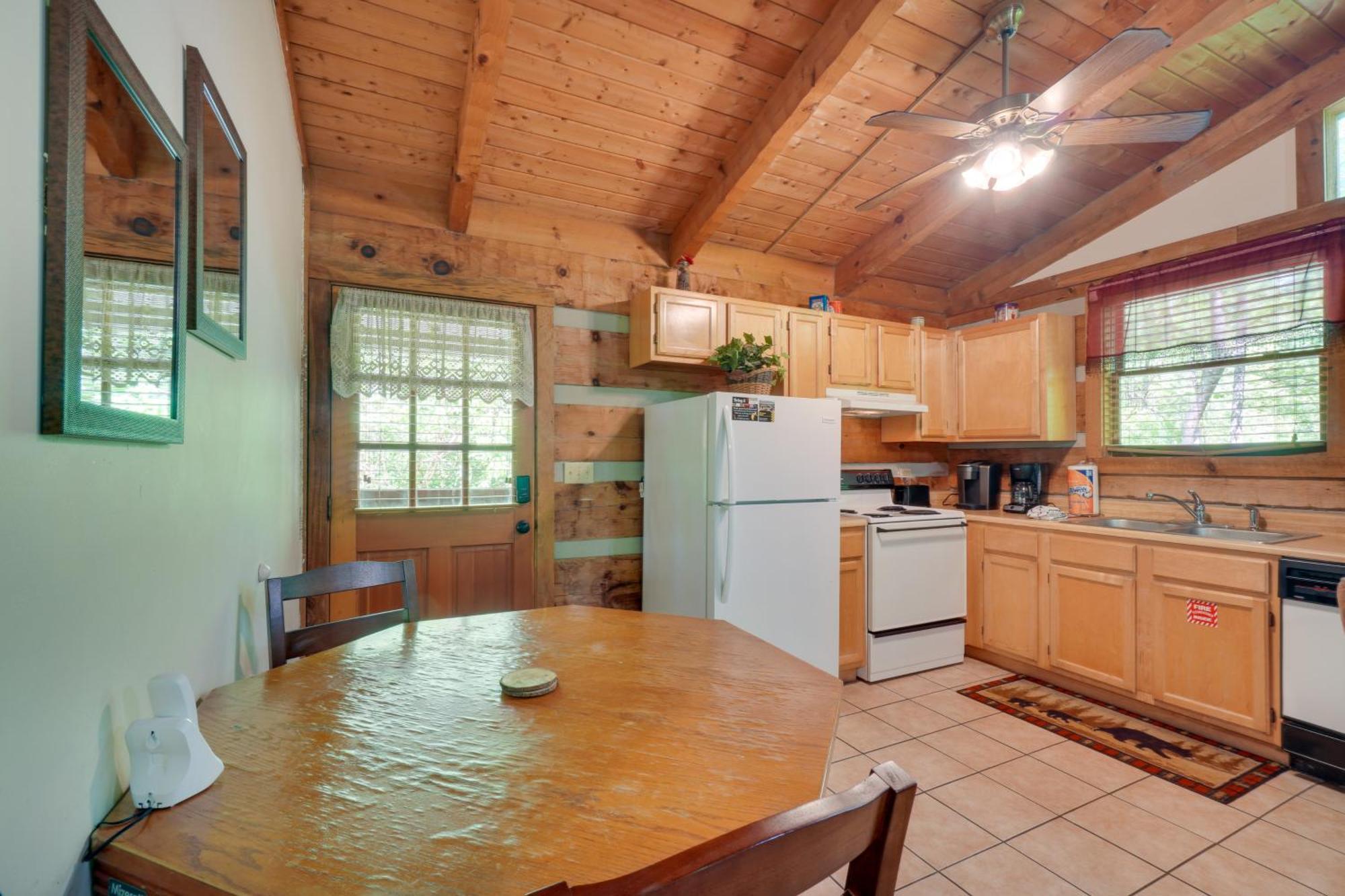 Gatlinburg Cabin With Hot Tub About 6 Mi To Downtown! 외부 사진