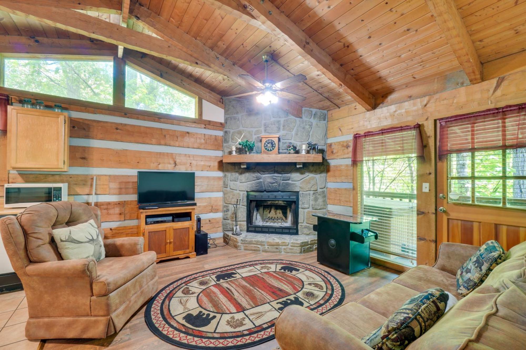 Gatlinburg Cabin With Hot Tub About 6 Mi To Downtown! 외부 사진